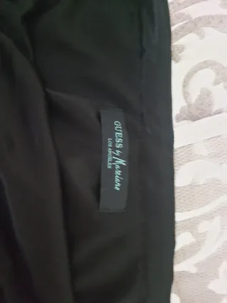 Vestido corto  palabra de honor guess