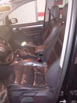 Volkswagen Touran 2005 Automático – 2.0 TDI – 4.50