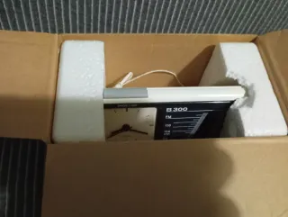 Radio Reloj Despertador B300 Beige