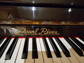 Piano Pearl River