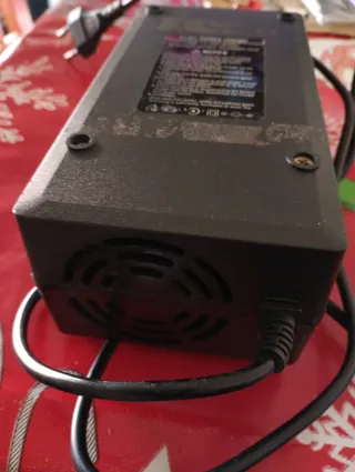 Cargador Patinete Eléctrico 48V