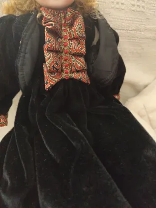 Muñeca de porcelana antigua