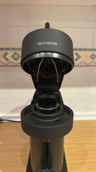 Cafetera Nespresso Krups Vertuo Negra