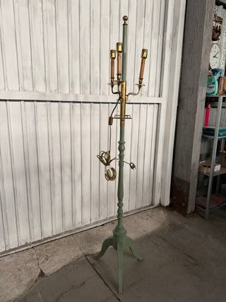 Lámpara de pie antigua