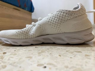 Zapatillas Deportivas Blancas - Transpirables y Li