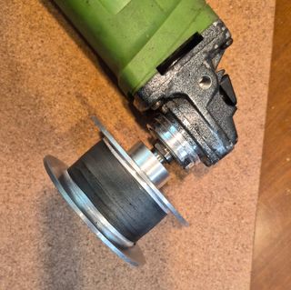 Accesorio para el lijado de tubos