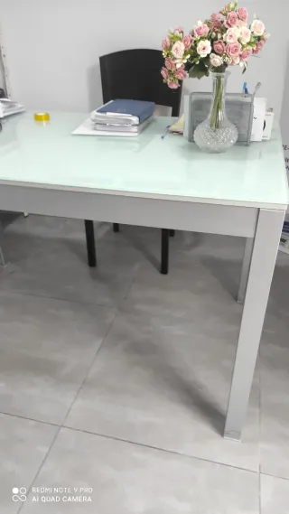 Mesa cristal y metal despacho/cocina