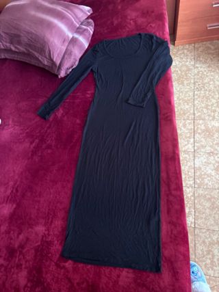 Vestido largo negro manga larga