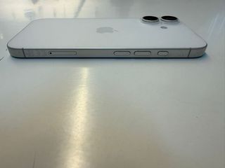 iPhone 16 128GB Plata