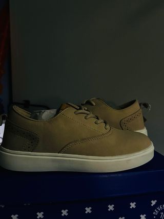 Zapatos niño beige talla 35