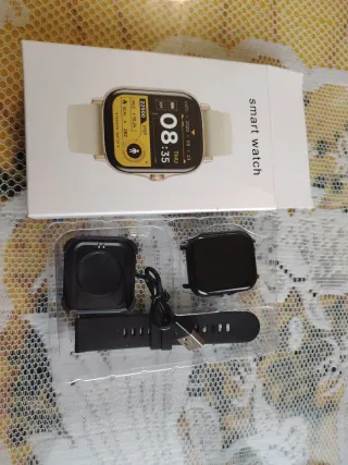 Reloj Smart Watch Negro y Dorado