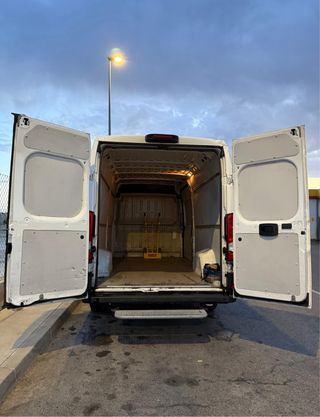 Alquiler de  furgonetas XXL. Sin conductor