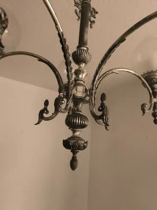 Lámpara de techo de metal y cristal