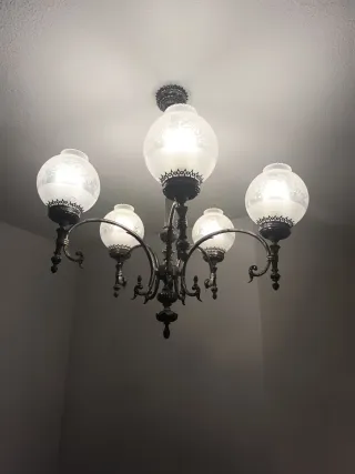 Lámpara de techo de metal y cristal