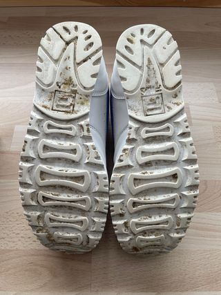 Zapatillas Fila Blancas y Azules t.42