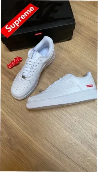 Nike Air Force 1 x Supreme Talla 42