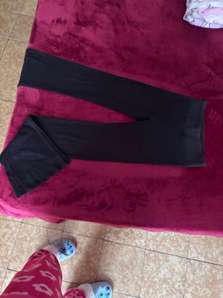 Pantalón negro campana