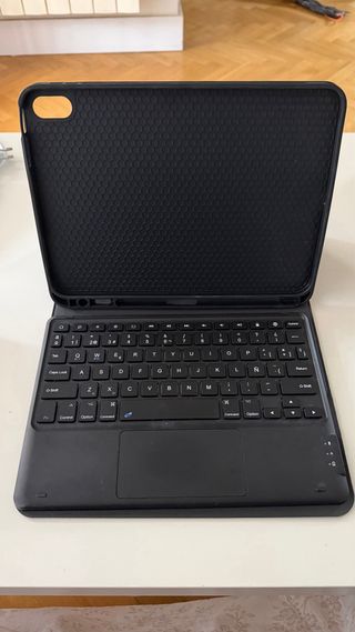 Funda iPad con Teclado Negro Ipad 10 generacion