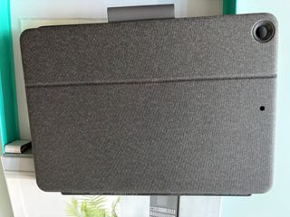 Logitech Combo Touch iPad 7/8/9 Gen ES
