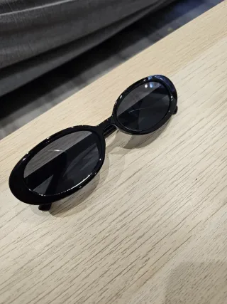 Gafas de sol redondas negras