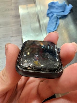 Apple Watch Serie 5 Negro/Dorado