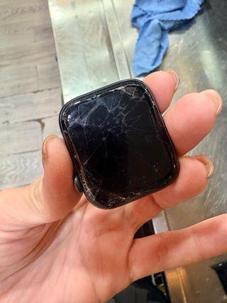 Apple Watch Serie 5 Negro/Dorado