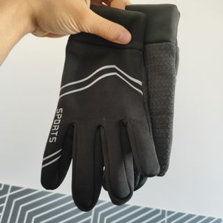 Guantes deportivos negros