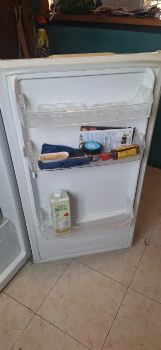 Nevera blanca URGE VENDER POR MUDANZA