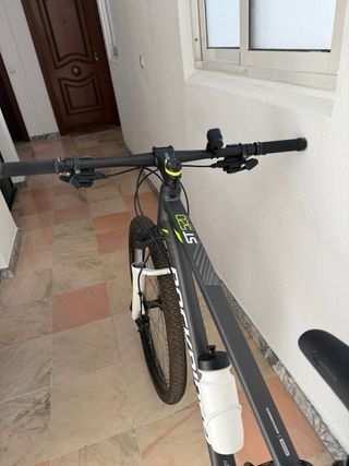 Bicicleta MTB Rockrider Negra