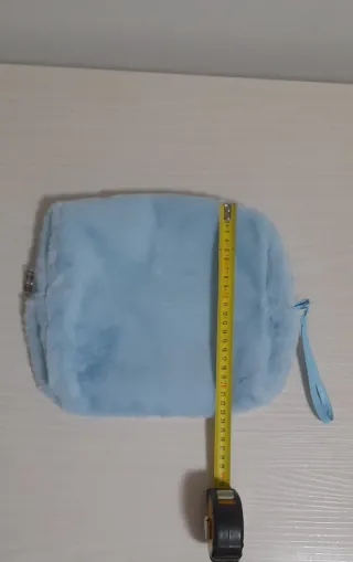 Beauty case/trousse in peluche azzurro