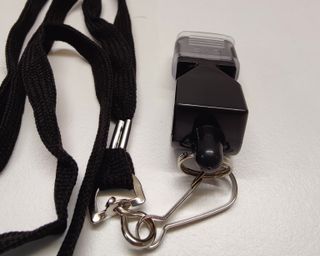 Fischietto Tipo FOX 40 Nero Cordino NUOVO