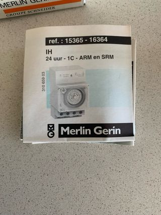 Interruptor Horario DIN nuevo Merlin Gerin 15365