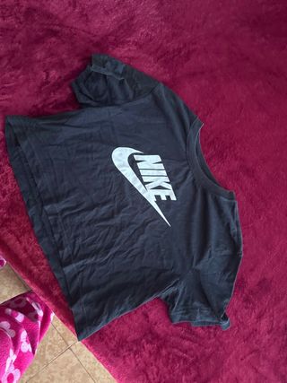 Camiseta Nike Negra Crop Top