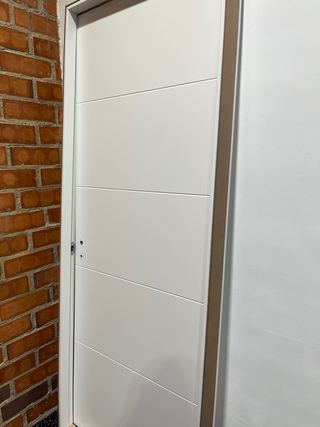 Puerta maciza interior acabado