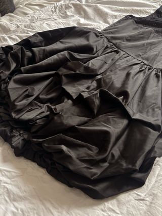 Vestido de fiesta negro con encaje