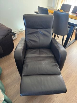 Sillón individual de cuero marrón