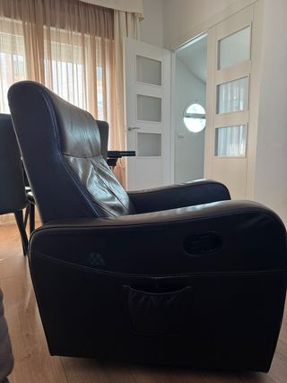 Sillón individual de cuero marrón