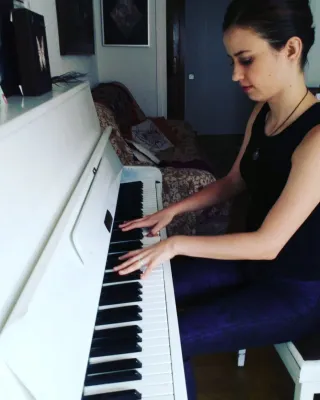 CLASES DE PIANO ¡Toca tu música favorita!