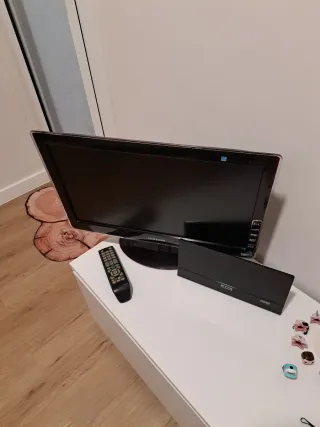 Monitor TV Samsung con mando y antena y cable hdmi