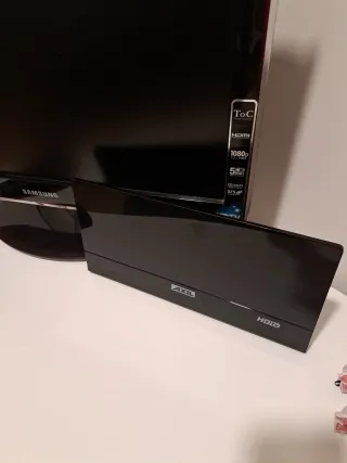 Monitor TV Samsung con mando y antena y cable hdmi