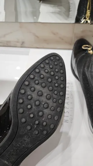 Botines Hispanitas Negros Charol. SEVILLA