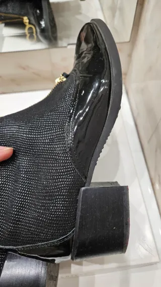 Botines Hispanitas Negros Charol. SEVILLA