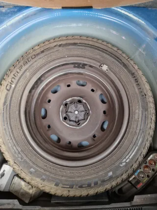 5 Llantas R14 VW Polo + Tapacubos + repuesto