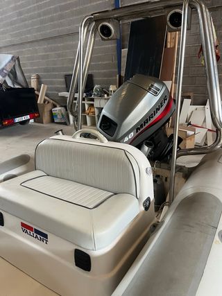 Semirrígida Valiant 400 4m