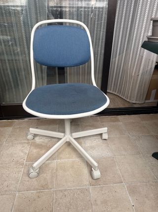 2 Sillas de escritorio azul y blanca