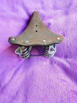 Sillín cuero clásico muelles