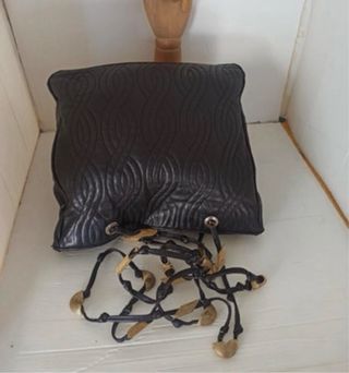 Borsa nera Fendi vintage con pasta oro