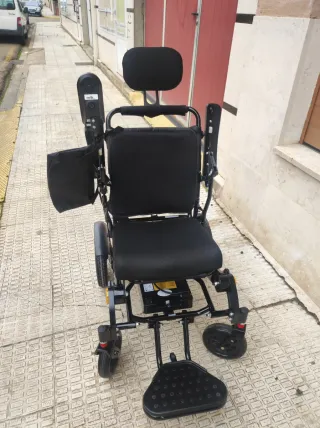 Silla de ruedas eléctrica R550.