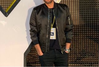 Chaqueta Bomber Zara Hombre bordada Satinada