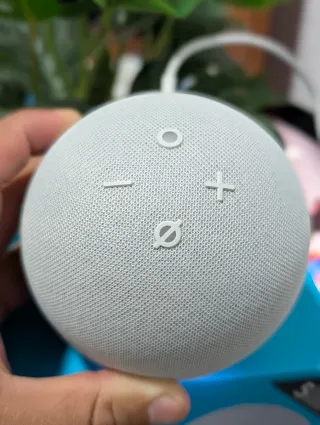Echo Dot 5ta Reloj - Altavoz Alexa - Celeste